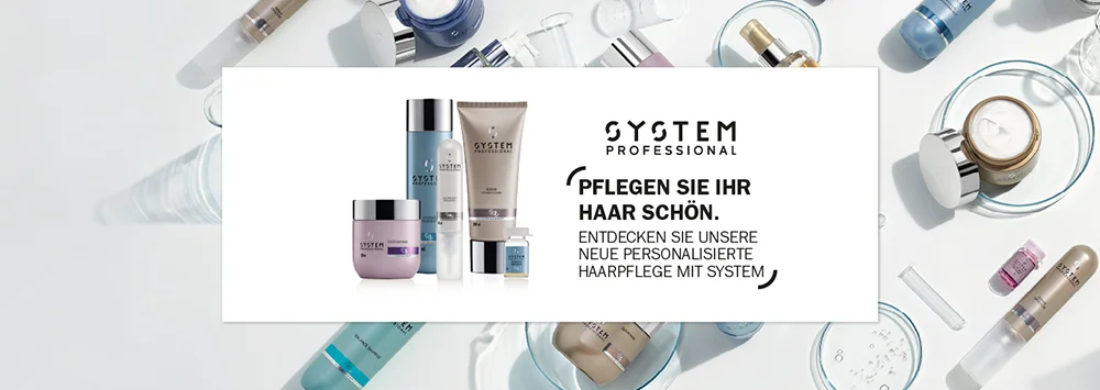System Professional Haarpflege bei KLINCK Dein Friseur: Banner mit Shampoo, Conditioner, Haarmaske und weiteren Pflegeprodukten von Wella System Professional. Individuelle Haarpflege für unterschiedliche Haarbedürfnisse mit dem Hinweis „Pflegen Sie Ihr Haar schön“.